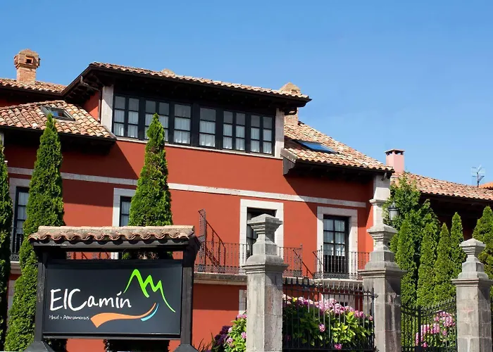 Photo de Hotel Y Apartamentos El Camin Poo De Llanes