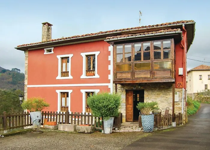 Three-Bedroom Holiday Home In El Cueto photo
